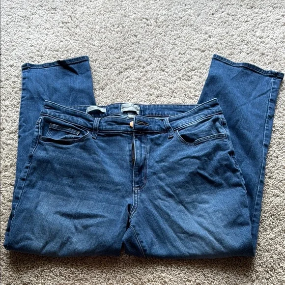 Universal Thread Blue Straight Leg Jeans - Picture 2 of 9